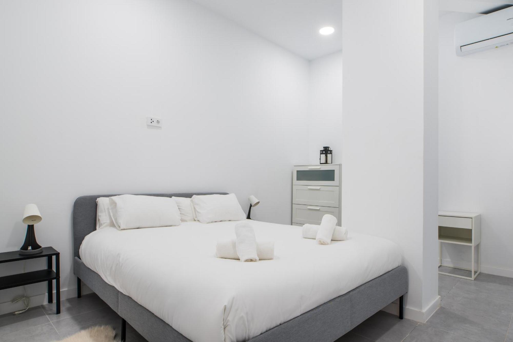 Comfortable 1 Bathroom Appartement *